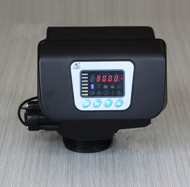 數(shù)顯多路閥全自動軟水器(軟化水設(shè)備) 數(shù)顯多路閥全自動軟水器(軟化水設(shè)備)