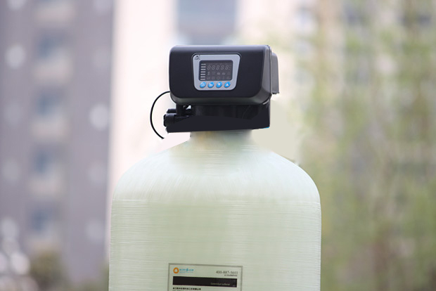 數(shù)顯多路閥全自動軟水器(軟化水設(shè)備) 數(shù)顯多路閥全自動軟水器(軟化水設(shè)備)