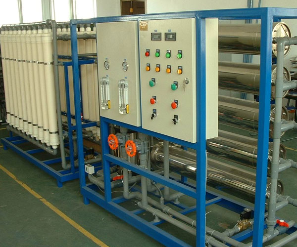 精密機械、汽車行業(yè)用水制取設備