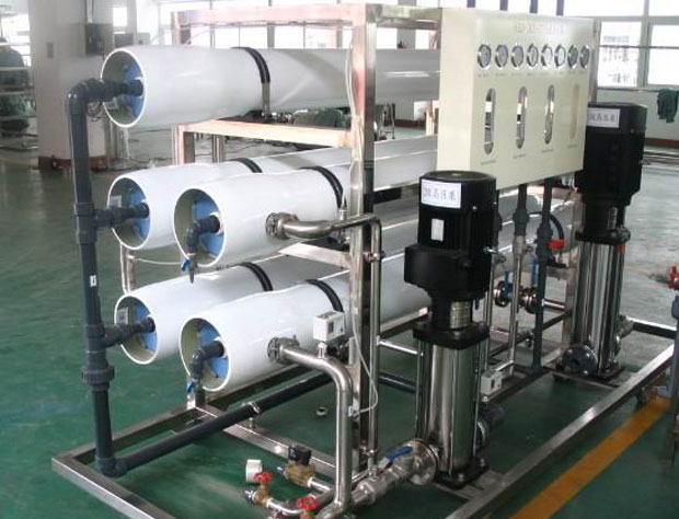 化妝品、精細化工行業(yè)用水制取設(shè)備